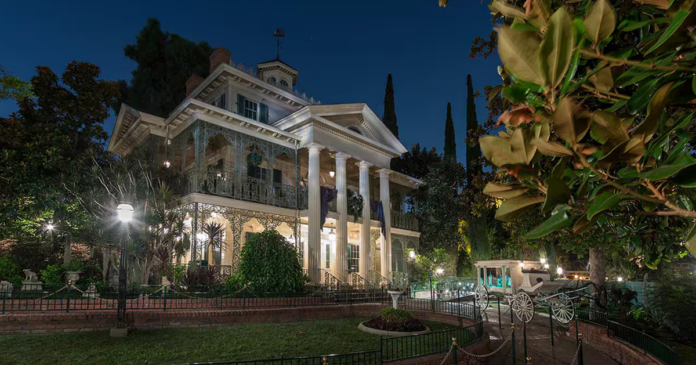 Haunted Mansion Disneyland