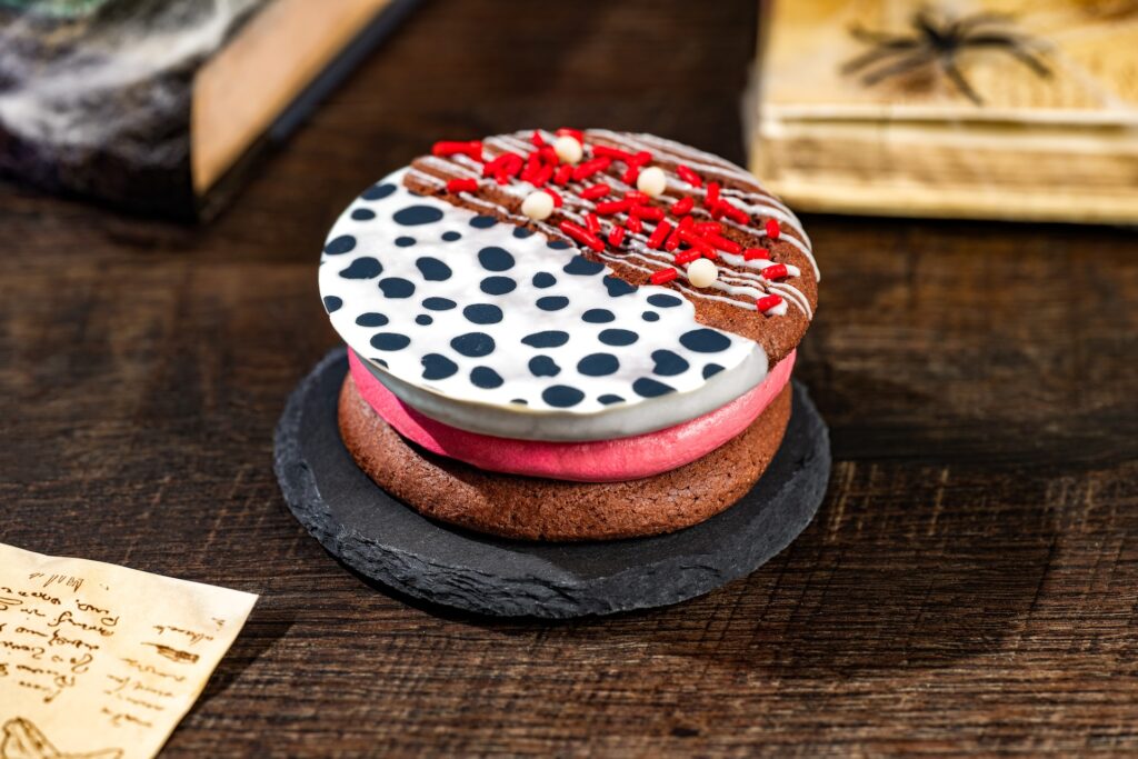 Cruella Cookie Sandwich