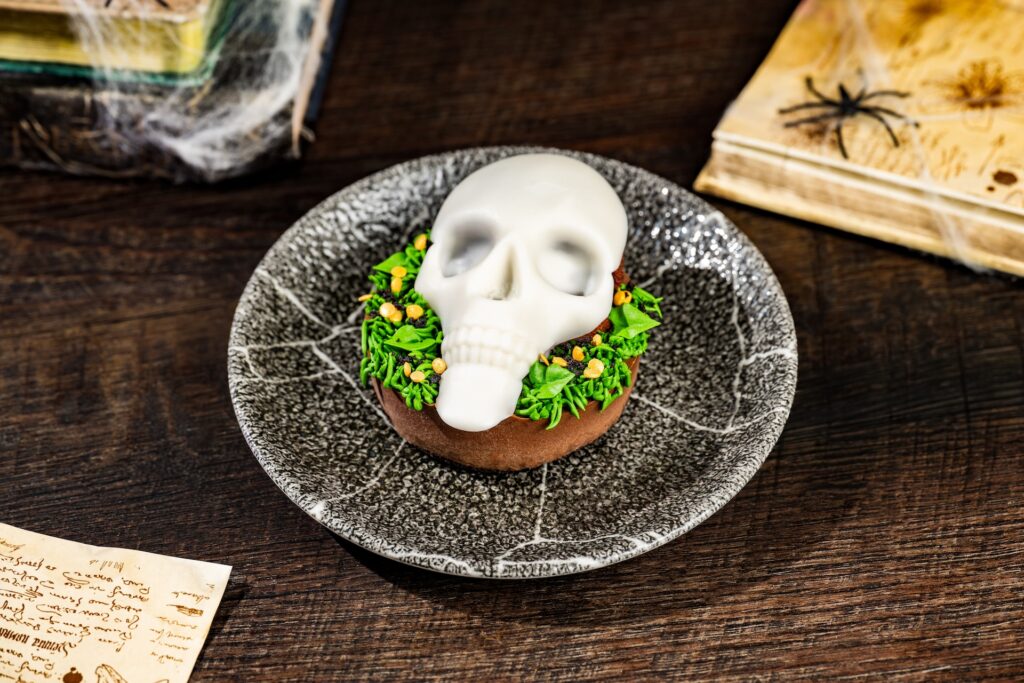 Skull-icious Cake